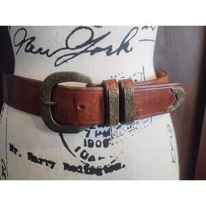 Vintage Western Belt Brown Leather Brass Toned trim Womens Small Medium 29-33"